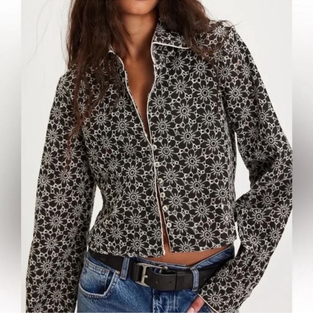 Free People Dream a Little Dream Eyelet Lace Top in black Combo sz XS NWOT